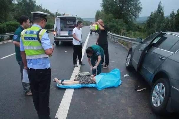 【痛心】晋城高速发生惨烈车祸,车内女子当场死亡!