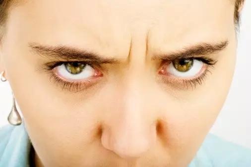 肉毒素应对眉间纹有哪些优势?